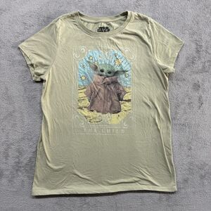 Star Wars T-Shirt Women Medium Green The Mandalorian The Chile Baby Yoda‎